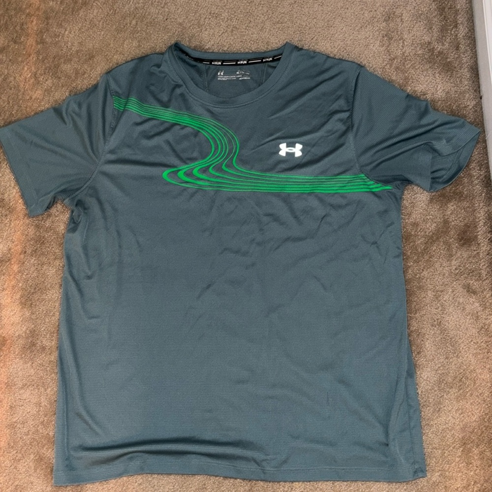 Men’s Under Armour Fitted Heatgear shirt